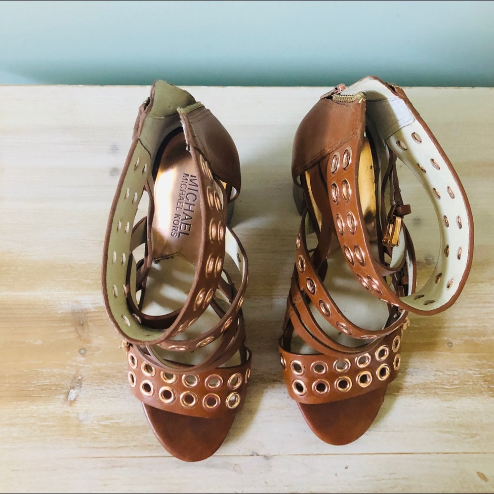 Michael Kors grommet sandals - Picture 2 of 5